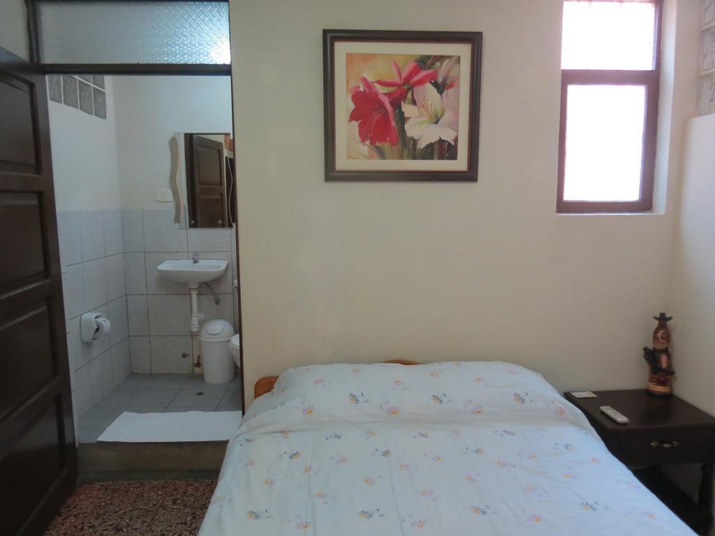 Residencial El Sol De Los Pinos Bed and Breakfast Trujillo Zewnętrze zdjęcie