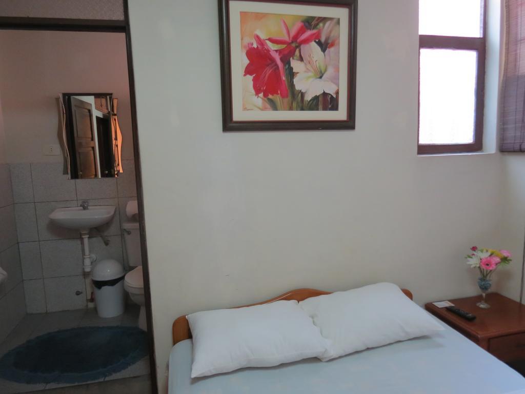Residencial El Sol De Los Pinos Bed and Breakfast Trujillo Zewnętrze zdjęcie
